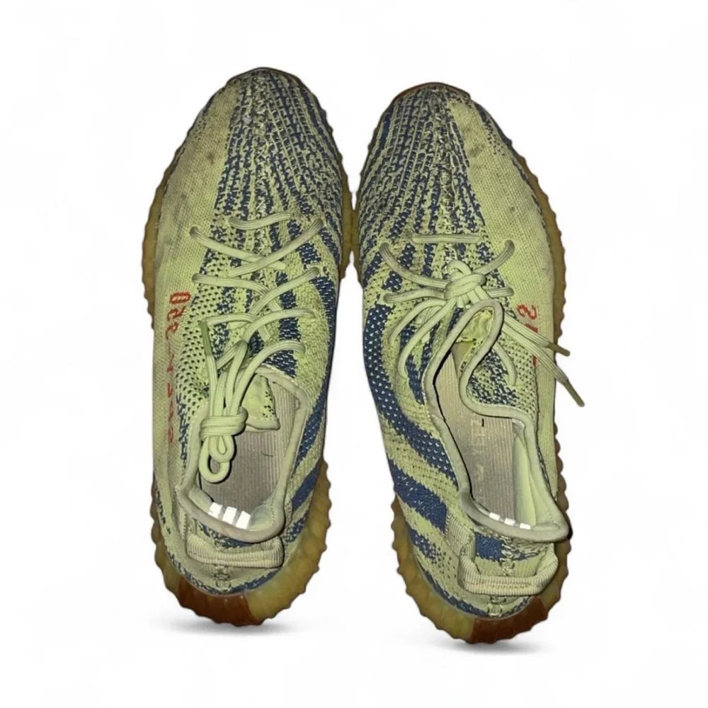 Adidas— Yeezy boost 350 v2 in semi frozen yellow colorway - Picture 5 of 6